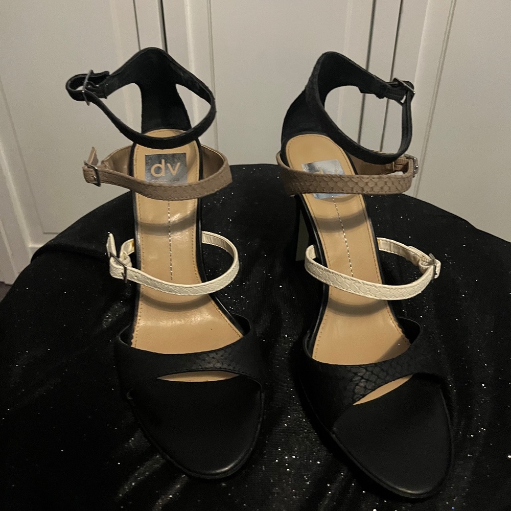 DV dolce vita size 9 shoes